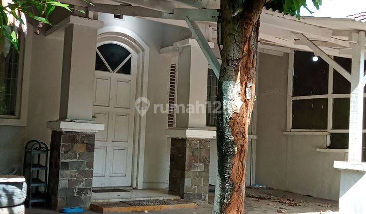 Rumah dijual rapi Terawat lingkungan adem di Graha Raya SHM Bagus 2