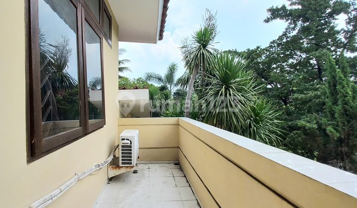 House with a Beautiful Environment, Flood-Free in Sector 9 Bintaro 2