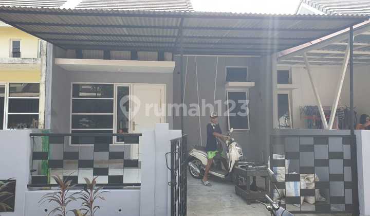 Rumah Rapih Baru Renovasi di Vila Melati Mas 1