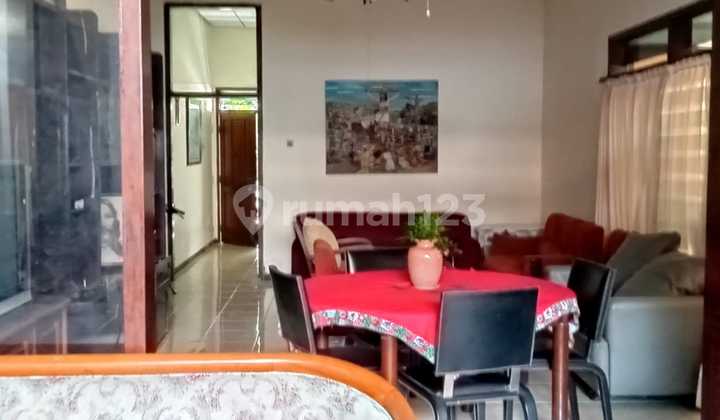 Rumah Lama Bangunan Kokoh Tanah Luas di Kutisari Selatan Surabaya 2