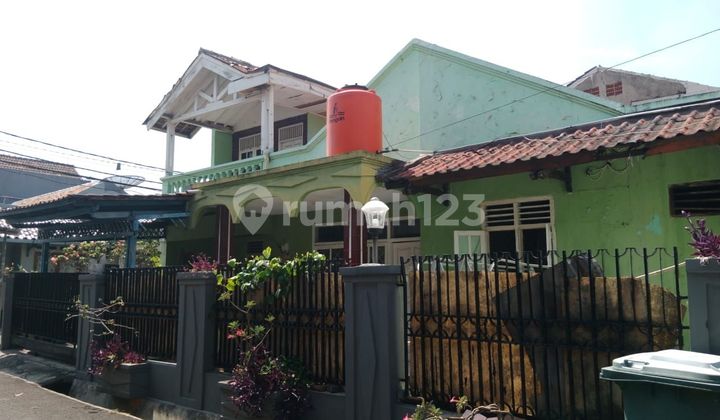 Old Hoek House Cheap Sale for Boarding House in Pondok Jurang Mangu with Certificate of Ownership