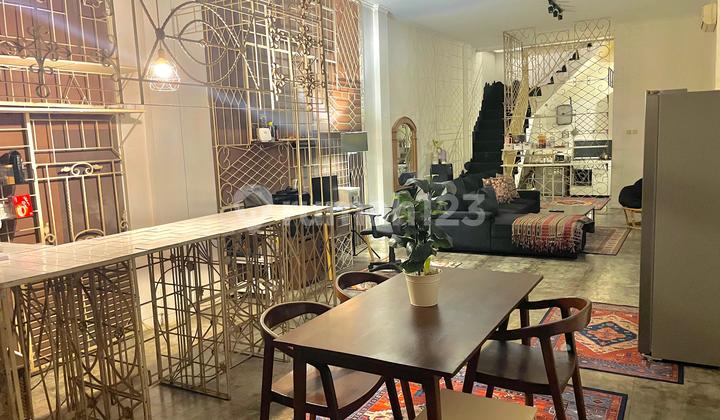 Ruko Bagus Ex Cafe Di Jalan Raya Jombang Tangerang Selatan