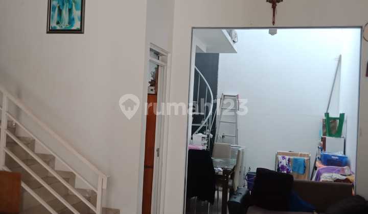 For Sale 2-Story House in Natabelova Complex 2