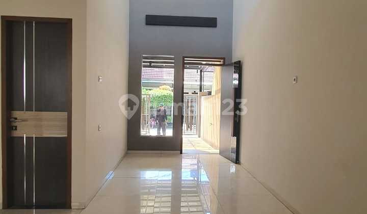 Limited Opportunity, Get a Comfortable Home in Taman Holis Indah. 2