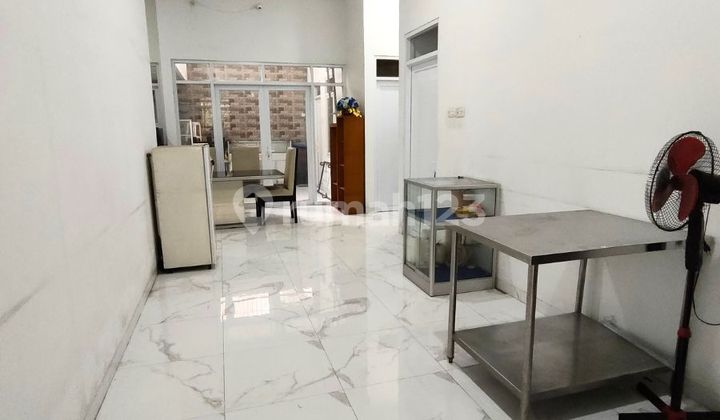 Properti 1 Lantai Berada Di Lingkungan Strategis. Properti 1 Lantai Berada Di Lingkungan Strategis.