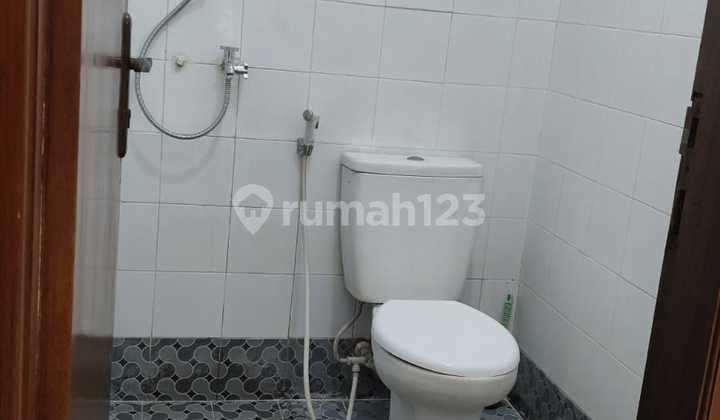 Ready-to-Occupy House in Taman Kopo Indah 3 2