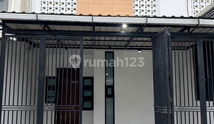 Rumah 2 Lantai Siap Huni Taman Kopo Indah 1