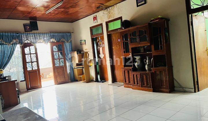 Rumah Second 2 Lantai 3 Kamar di Denpasar Barat Bali Freehold SHM