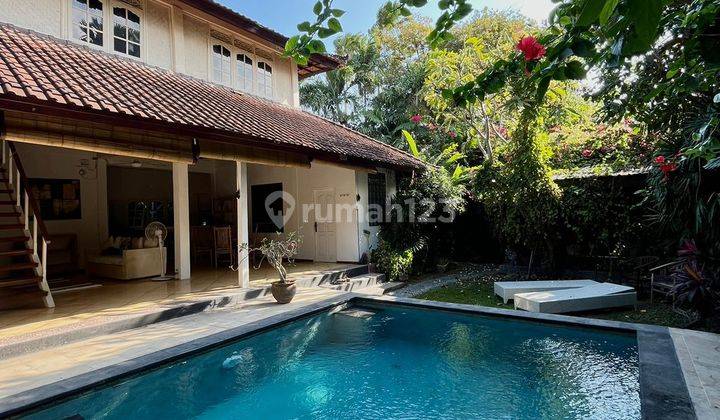 Villa 3 Beds Rent Monthly, Shops Around In Seminyak 1