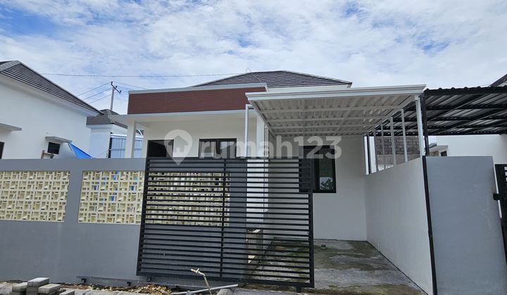Rumah Modern Minimalis Murah di Perumahan Nusa Dua, KPR Last Unit