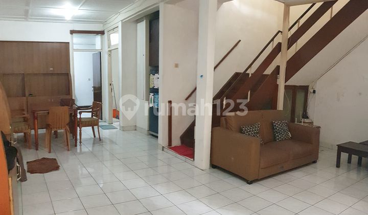 Rumah Cocok untuk Usaha Kost di Lingkungan Kampus Sayap Dago 2
