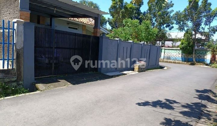 Rumah Hoek Luas Strategis Sayap Soekarno Hatta Bandung Timur