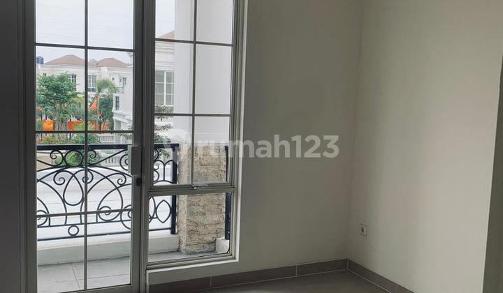 Anapuri Hook View Danau dan Depan Ada Play Ground 2