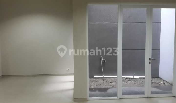 Rumah Lokasi Premium Setra Sari Tengah Bandung 2