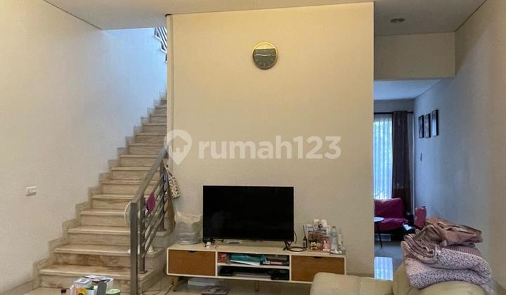 Rumah Lingkungan Asri Aman Nyaman Singgasana Pradana Rumah Lingkungan Asri Aman Nyaman Singgasana Pradana