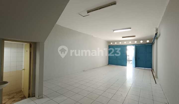 Rendeng Shop House / Gatsu Office