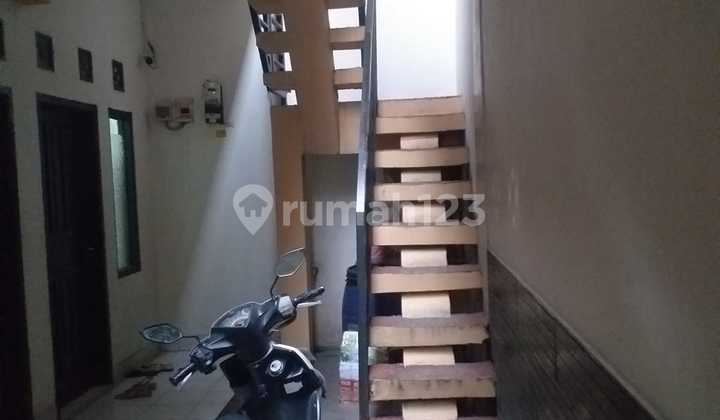 House with Active Boarding Rooms Wing on Jl Ciwastra Bandung 2