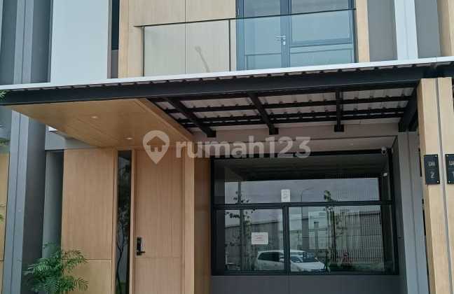 Tana Kayu BSD rumah baru depan taman , Jual cepat !
