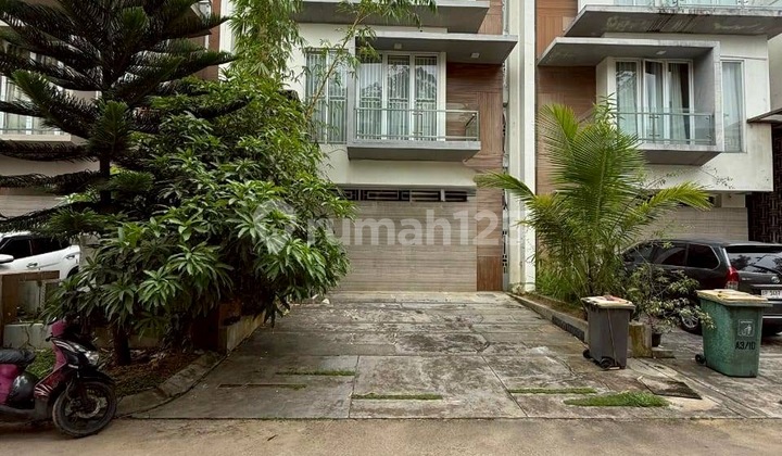 4-Storey Luxury House in Citralnad Megah, Batam Center