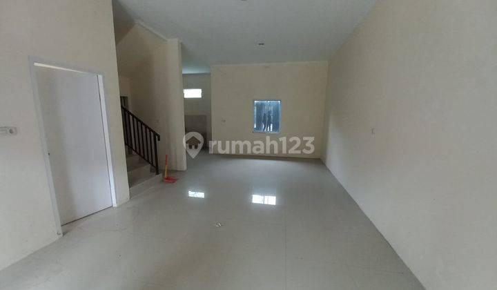 Rumah 2 Lantai Full Keramik Dijual di Jalan Dagang Pekanbaru 2