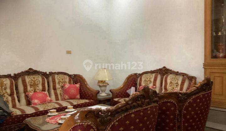 Rumah Mewah 2 Lantai Tengah Kota Dijual di Komplek Pemda Panam Pekanbaru 2