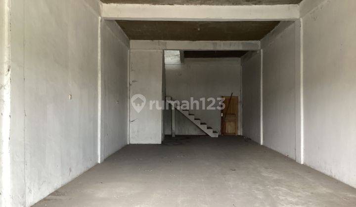 Ruko 3 Lantai Full Keramik Disewakan di Jl. Air Hitam Pekanbaru 2