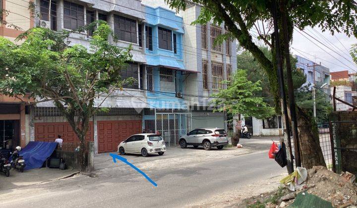 Ruko 3 Lantai Full Keramik Pusat Kota Dijual di Jl. Tanjung Datuk Pekanbaru 2