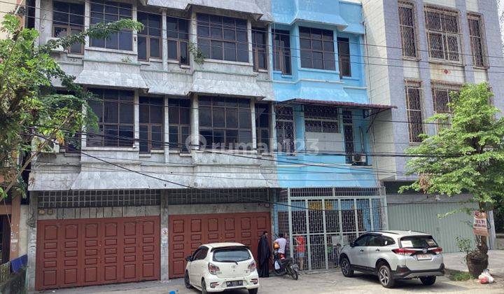 Ruko 3 Lantai Full Keramik Pusat Kota Dijual di Jl. Tanjung Datuk Pekanbaru 1