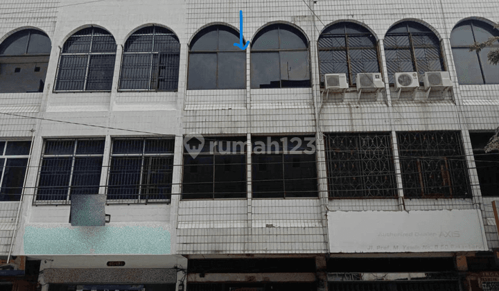 Ruko 3 Lantai Dijual di Jl. M Yamin Pekanbaru 1