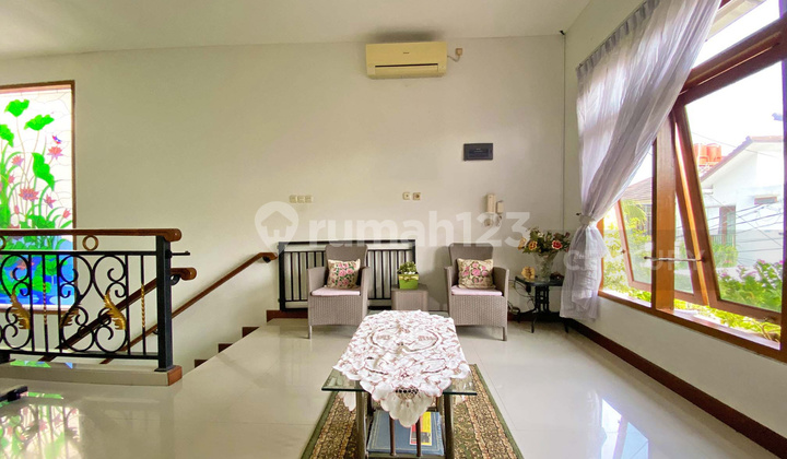 Rumah 2 Lantai di Perumahan yang Strategis Dekat ke Mampang 2