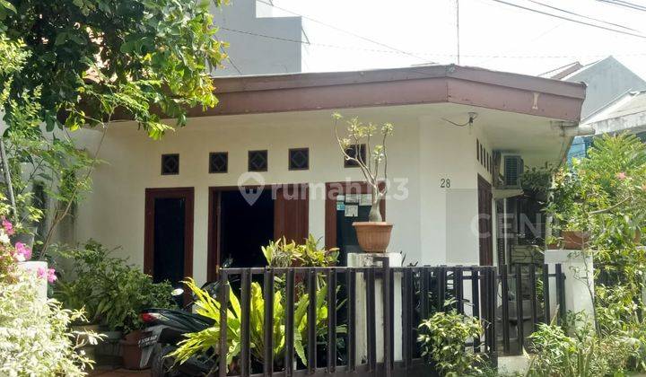 Rumah Tua Hitung Tanah Dalam Komplek Di Benhil Pusat Kota Jakarta 1