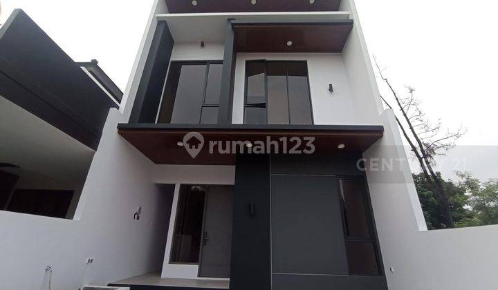 Rumah Mewah 2,5 Lantai Plus Rooftop Dalam Cluster Kota Wisata 1