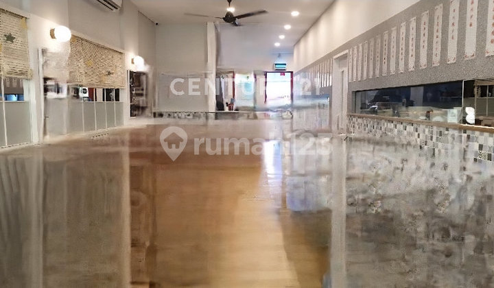 Ruang Usaha di Lokasi Strategis di Kebayoran Baru Cocok Tuk Cafe Ruang Usaha di Lokasi Strategis di Kebayoran Baru Cocok Tuk Cafe