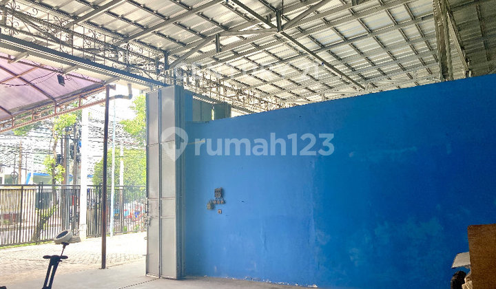 Gudang Gandeng Pinggir Jalan di Cawang, Jakarta Timur Gudang Gandeng Pinggir Jalan di Cawang, Jakarta Timur
