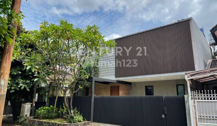 Rumah Modern Di Komplek Mewah Lebak Bulus Jakarta Selatan 1