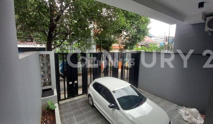 Rumah Luxury Strategis Akses Tol Dekat TB. Simatupang 1