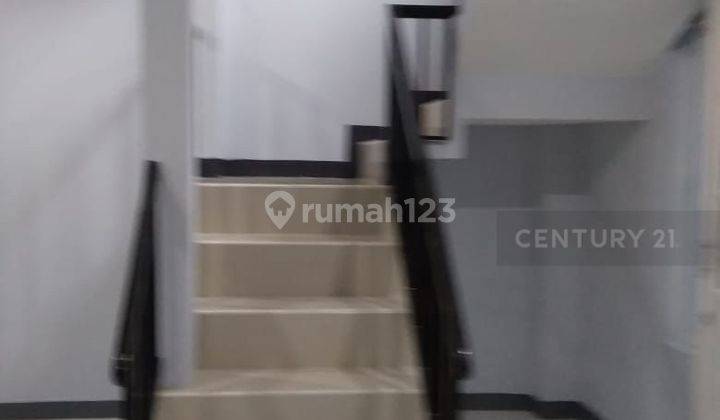 Rumah Siap Huni 2 Lantai Di Area Kebayoran Baru 2