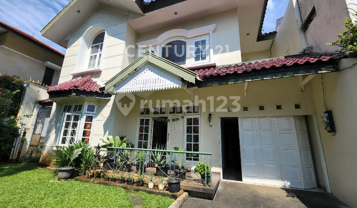 Rumah Semi Klasik Elegan Nyaman Siap Huni di Kebayoran Baru Jkt