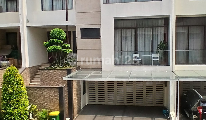 Townhouse Ekslusive 3 Lantai Lebak Bulus Jakarta Selatan
