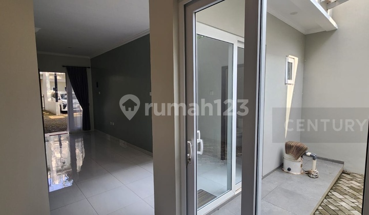 New Home in an Exclusive, Serene & Comfortable Townhouse in Kebagusan 2