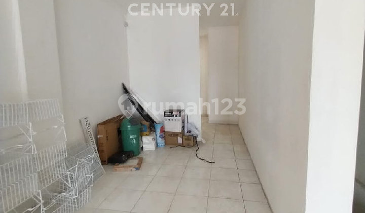 For Sale Quick 3-Story Shop House in Ciputat Tangerang Until Sold 2