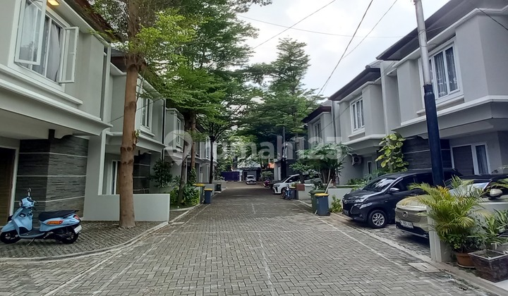 Rumah 2 Lantai Siap Huni Dalam Townhouse di Kebagusan JakSel