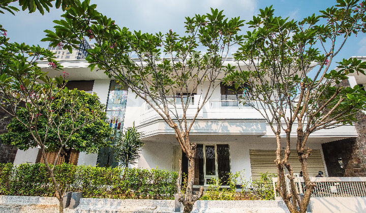 Newly Renovated Spacious House in Permata Hijau Newly Renovated Spacious House in Permata Hijau