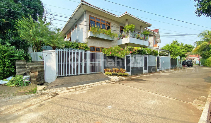 Rumah 2 Lantai di Perumahan yang Strategis Dekat ke Mampang