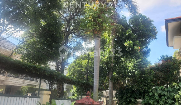 Elegant Semi-Classic Comfortable Ready-to-Occupy House in Kebayoran Baru, Jakarta 2