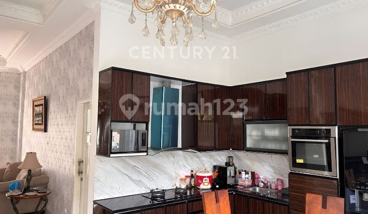 Rumah Mewah dan Asri di Jakarta Selatan Dekat Akses Tol Desari 2