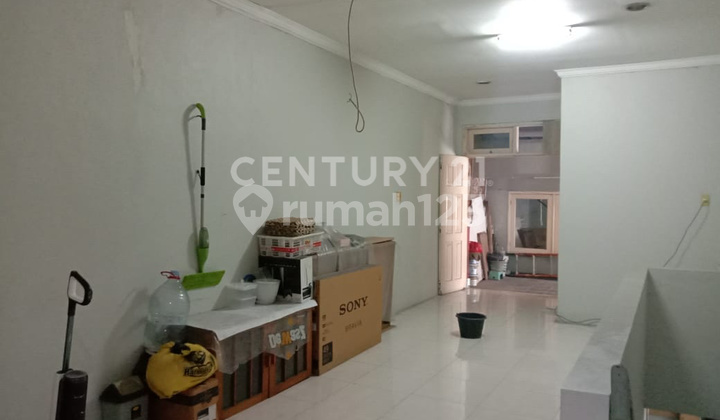 3-Unit Shophouses Located Between Pondok Indah and Bintaro 2