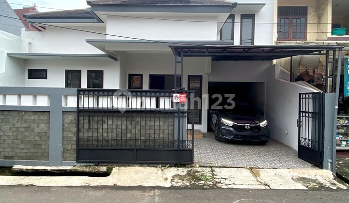 2-Story Ready-to-Occupy House in Kalibata, South Jakarta 1
