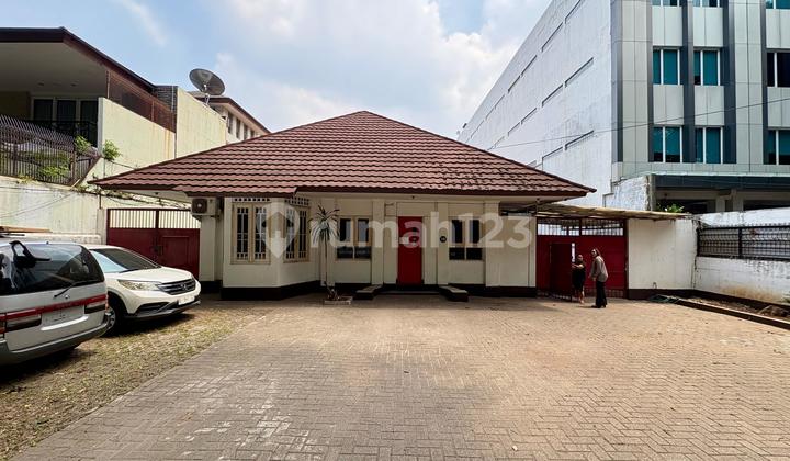 Rumah Kolonial Dijual Pinggir Jalan Petojo Jakarta Pusat