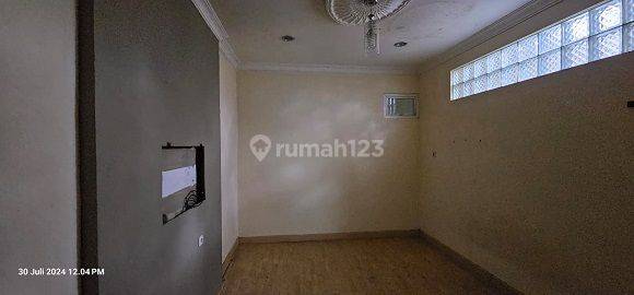 Dijual Ruko di Pangeran Jayakarta, Jakarta Pusat 3 Lantai 2